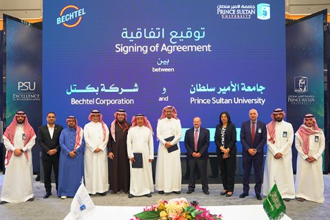 Dr. Abdulahakim Almajid, dean of the College of Engineering, Prince Sultan University ,and Abdul-Rahman Al-Ghabban, Saudi Arabia Bechtel Company president, and Middle East region manager at the signing ceremony