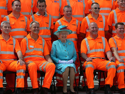 Queen Elizabeth 2 with Bechtel Workers