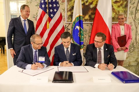 Bechtel-Westinghouse consortium agreement signing