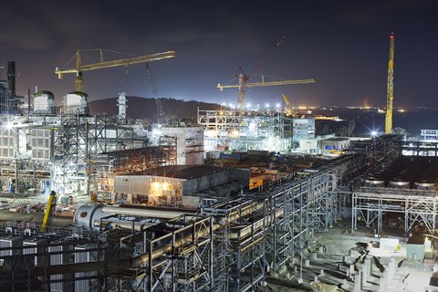 GLNG site at night