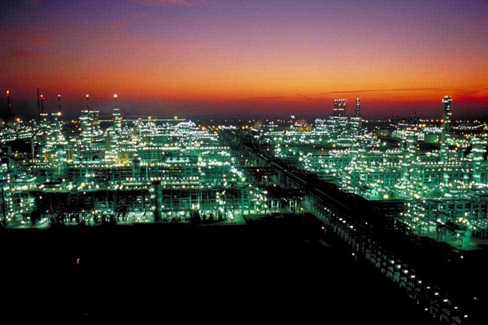 Where is jamnagar refinery
